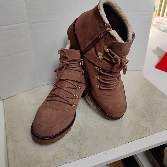 12W Sporto Suede Ankle Boot with gold adjustable buckle - Picture 1 of 8